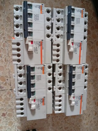 Merlin Gerin Vigi C60H Interruptor 4 Polos,