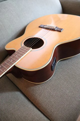 Washburn Guitarra Electroacústica