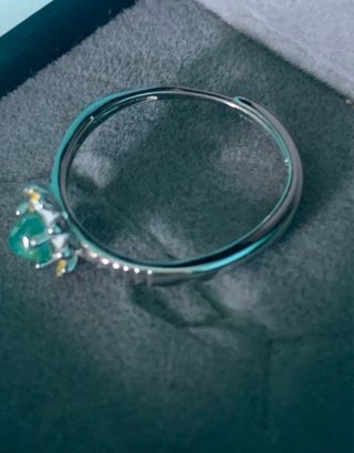 Anillo Flor Esmeralda Natural