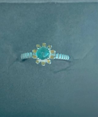Anillo Flor Esmeralda Natural