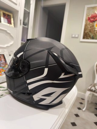 Casco Airoh Negro GP500 fibra de carbono  Casi Nue