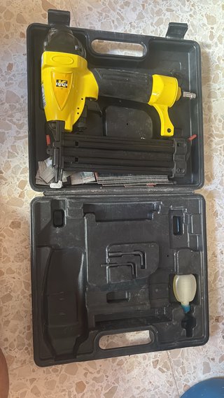 Clavadora Neumática Profesional