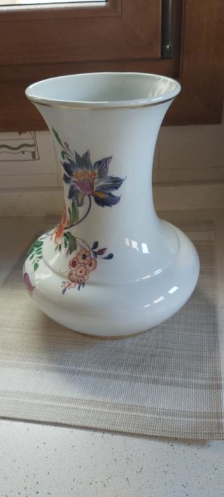 Jarrón de Porcelana con Flores