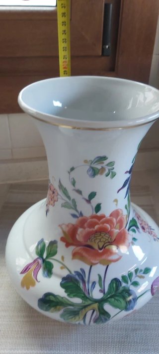 Jarrón de Porcelana con Flores
