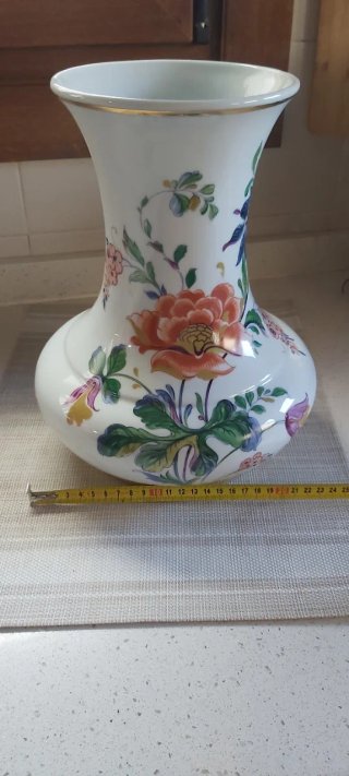 Jarrón de Porcelana con Flores