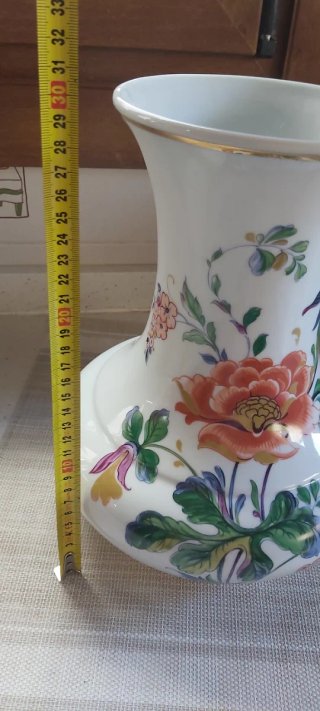 Jarrón de Porcelana con Flores