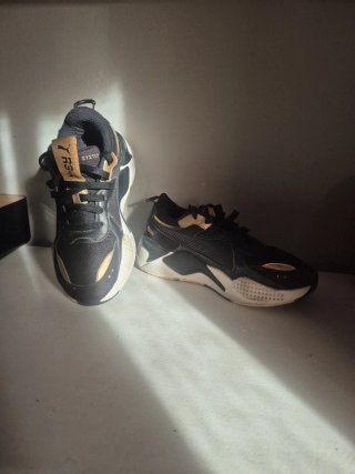 Zapatillas Puma RS-X Negro y Dorado
