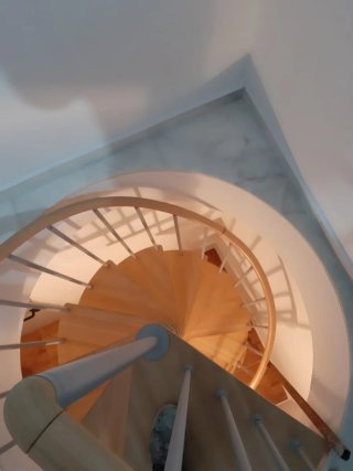 Escalera caracol madera y metal