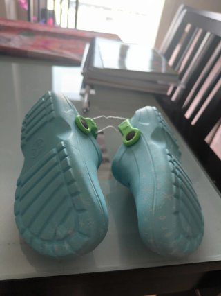 Chanclas niña Talla 29 sin usar