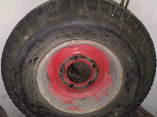 4 Ruedas 7.50R16 Buen Estado