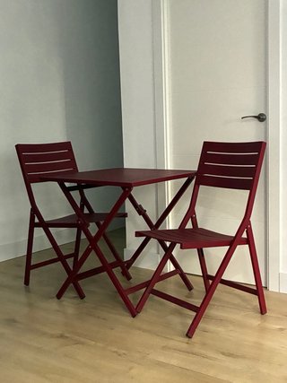 Mesa y 2 Sillas Plegables Jardín Rojas