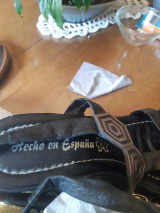 Sandalias negras y plateadas mujer