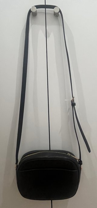 Bolso Michael Kors Piel Negro y Dorado