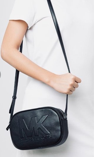 Bolso Michael Kors Piel Negro y Dorado