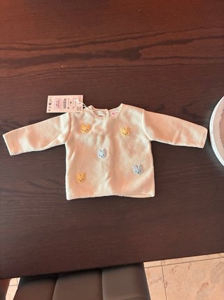 Lote de ropa talla de 0 a 1 mes y otras de 3 meses