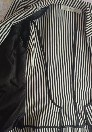Americana Zara Basic Rayas Blancas y Negras