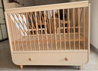 Cuna de madera con cajón