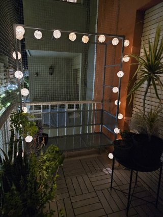 Banco/Pérgola exterior de metal gris para balcón