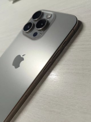 iPhone 15 Pro (piezas)
