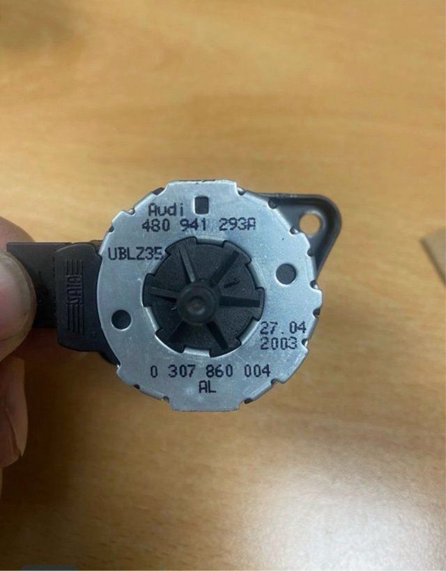 Despiece Audi A3 2.0 TDI BKD VARIAS PIEZAS consult