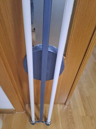 Lámpara fluorescente de cocina azul y blanca