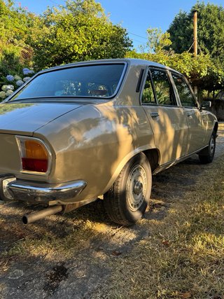 Peugeot 504 GL1800 de 1980 (vehiculo en VIGO)