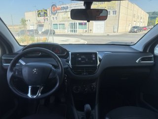 Peugeot 208 2015