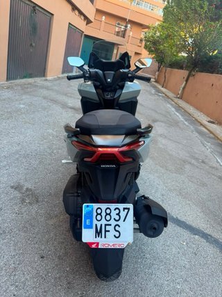 Honda Forza 2023 - Pocos km, como nueva.
