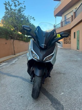 Honda Forza 2023 - Pocos km, como nueva.