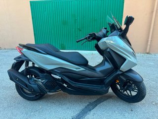 Honda Forza 2023 - Pocos km, como nueva.