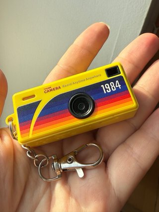 Mini Cámara Retro 1984 HD 1080p