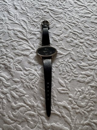 Reloj UNO de 50 ovalado negro