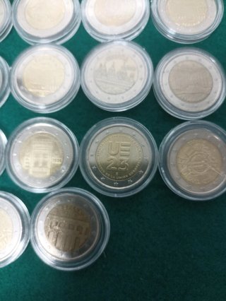 Lotto di 22 monete da 2 euro