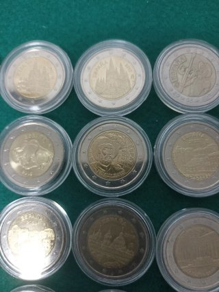 Lotto di 22 monete da 2 euro