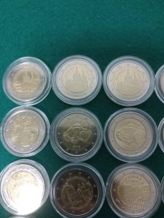 Lotto di 22 monete da 2 euro
