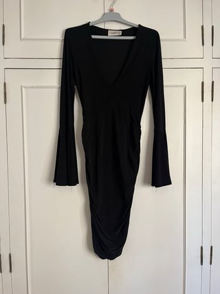 Vestido Club L London negro escote
