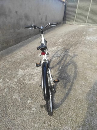 Bicicleta de paseo blanca