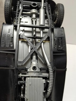 Jaguar 1/18 Negro