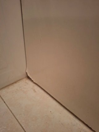 Armario blanco de baño