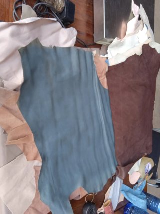Lote 5kg de piel retales y piezas enteras.30€