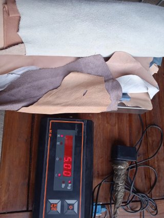 Lote 5kg de piel retales y piezas enteras.30€