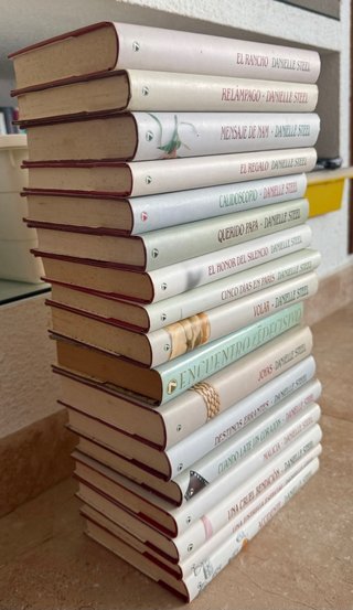 17 Libros vintage danielle Steel años 80 tapa dura