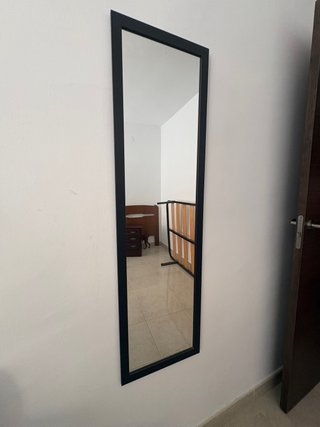 Espejo de pared negro alargado en Almuñecar