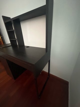 Mesa escritorio y estantería KALLAX MICKE