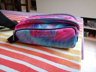 Mochila y estuche de marca TOTTO multicolor
