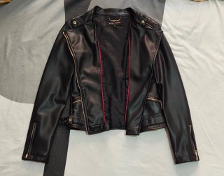 Chaqueta cuero sintético negra