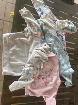 Lote 3 sudaderas niña 3 años precio 5 euros todas