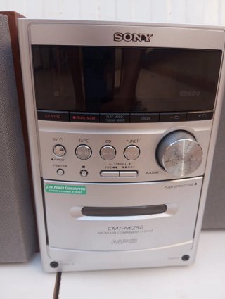 Minicadena SONY CMT-NEZ50 Plata/Marrón