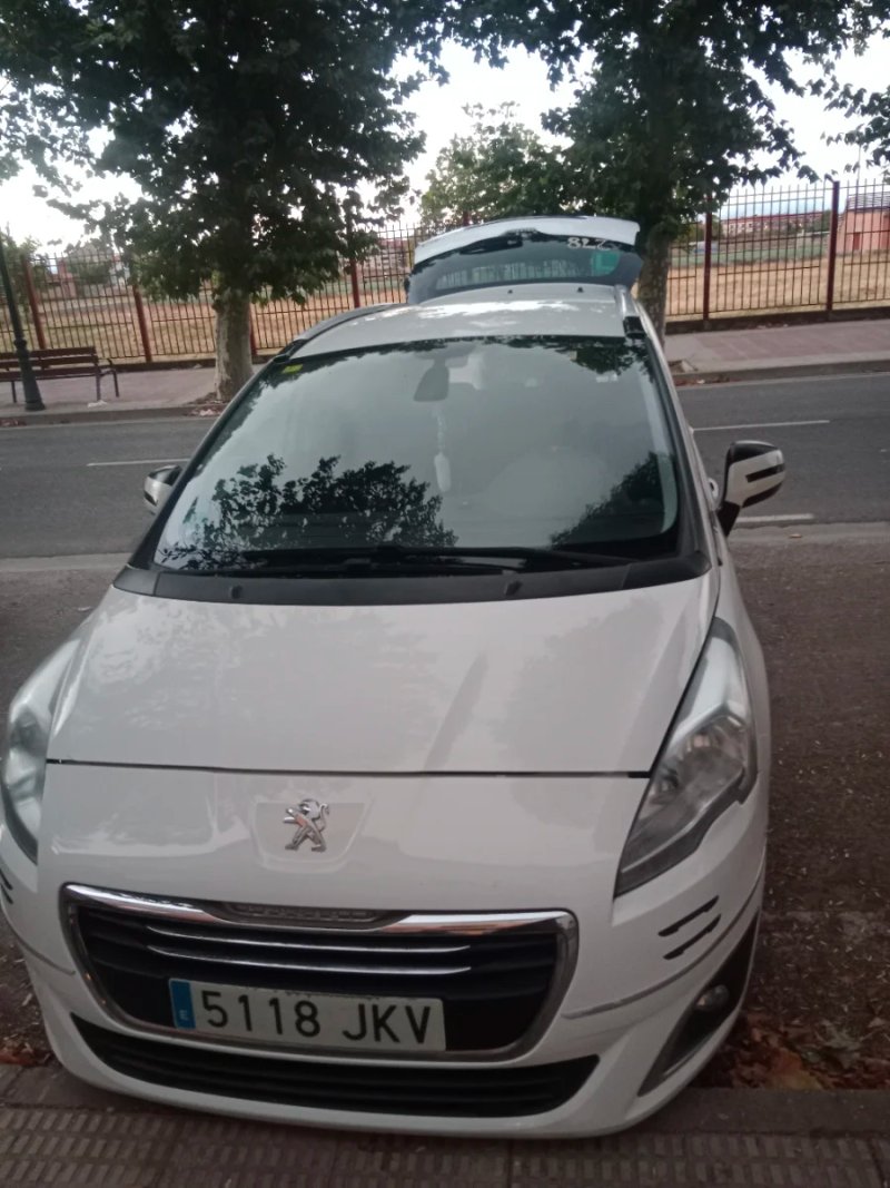 Peugeot 5008 2015 - foto 1