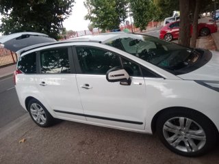 Peugeot 5008 2015